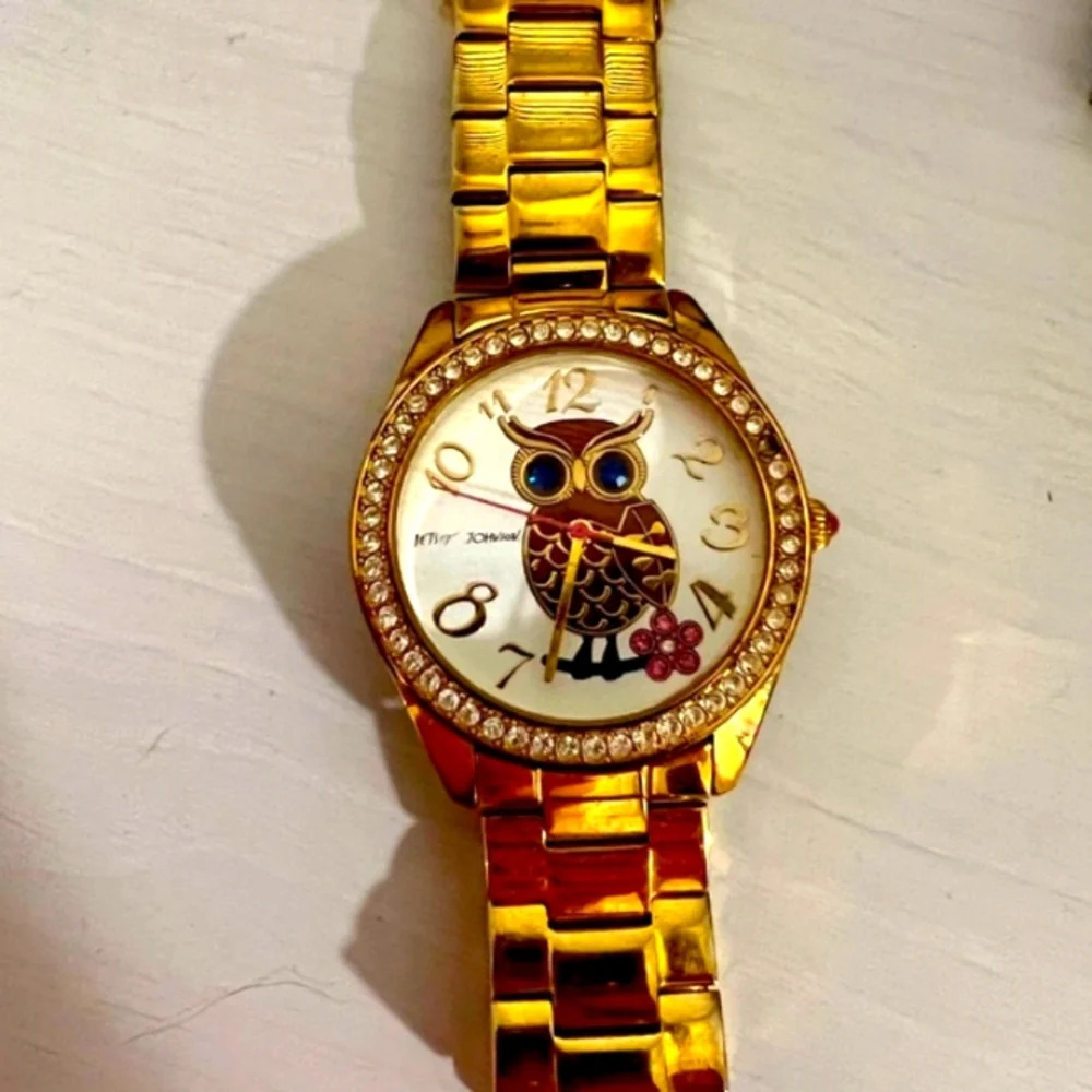 Betsey Johnson Owl Gold Tone Band Crystal Watch